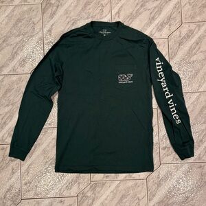Vineyard Vines men's long sleeve pocket tee size XS